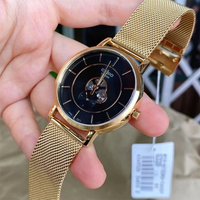 Montre Classique Homme - Casio - Acier Inoxydable, Bracelet Maille, Étanche 50m, Mouvement Analogique - Dorée- MTP-B130MG-1AVDF