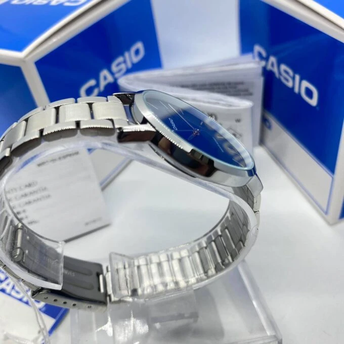 Montre CASIO Femme -LTP-VT01D-2BUDF - Bracelet Gris En Acier Inoxydable - Résistante à l'eau - 12 Mois De Garantie