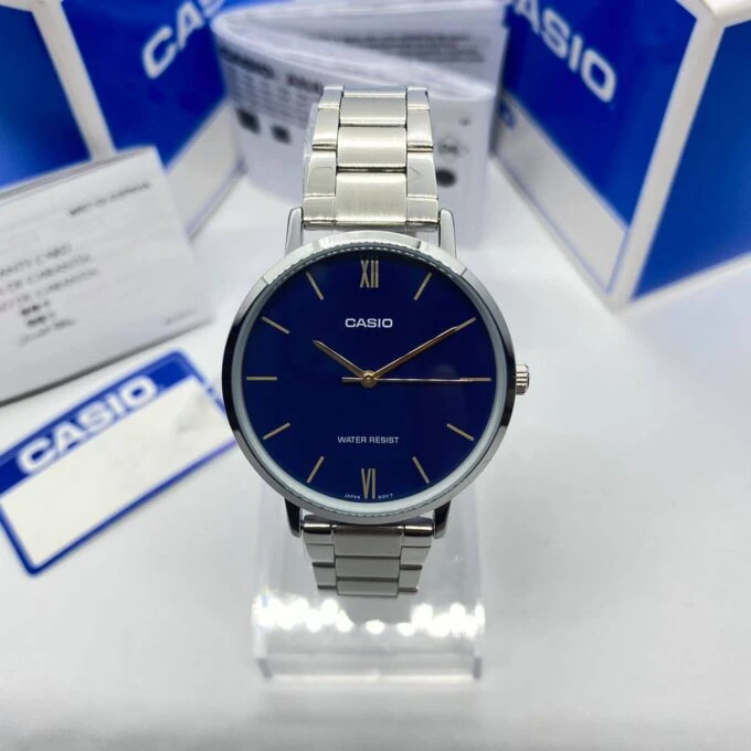 Montre CASIO Femme -LTP-VT01D-2BUDF - Bracelet Gris En Acier Inoxydable - Résistante à l'eau - 12 Mois De Garantie