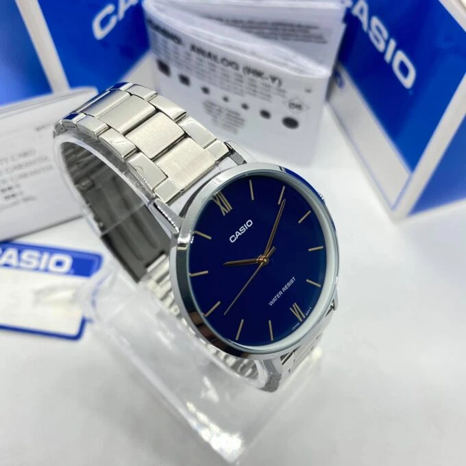 Montre CASIO Femme -LTP-VT01D-2BUDF - Bracelet Gris En Acier Inoxydable - Résistante à l'eau - 12 Mois De Garantie