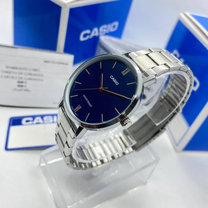 Montre CASIO Femme -LTP-VT01D-2BUDF - Bracelet Gris En Acier Inoxydable - Résistante à l'eau - 12 Mois De Garantie