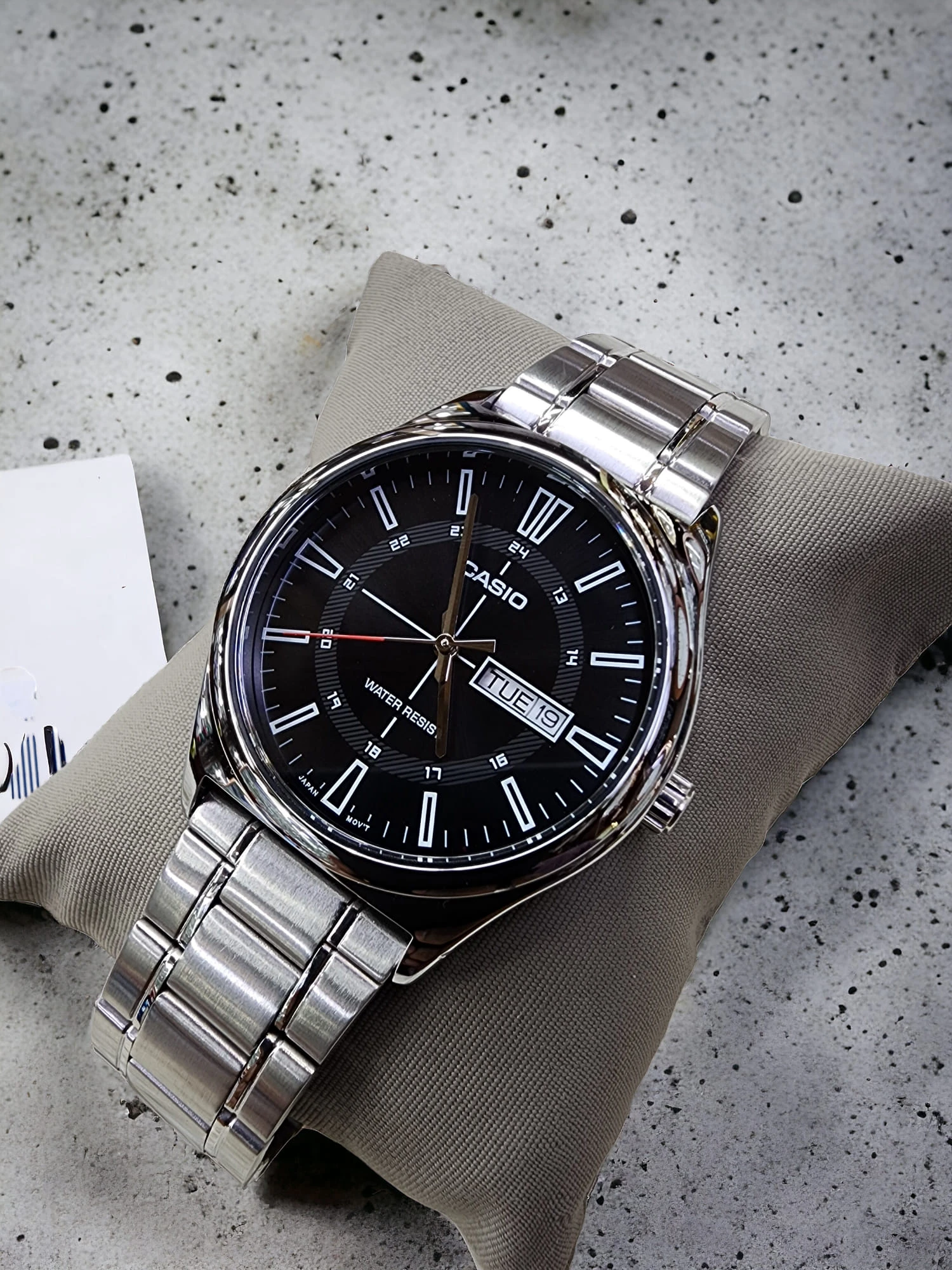 montre classique casio homme design Élégant, résistant à leau, bracelet acier inoxydable, cadran noir acier argenté référence mtp v006d 1cudf