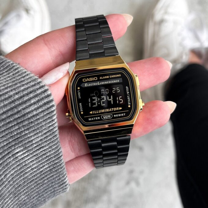 Montre CASIO Unisexe - Bracelet Noir En Acier Inoxydable - Résistante à l'eau - 12 Mois De Garantie - A168WEGB-1BDF