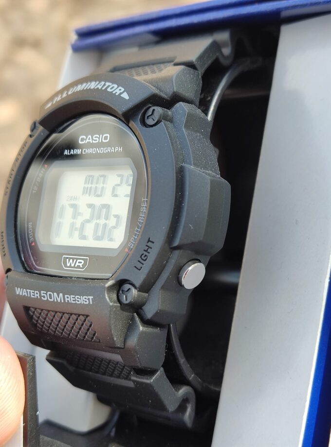 Montre CASIO Homme - Bracelet Noir En Resine - Boitier En Resine - Résistante à l'eau - 12 Mois De Garantie - W-219H-1AVDF