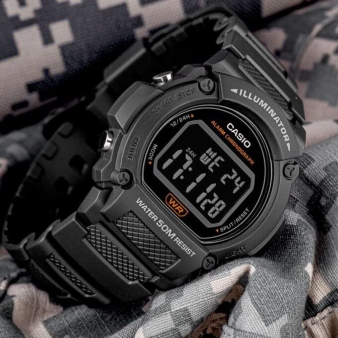 Montre CASIO Homme - W-219H-8BVDF - Bracelet Noir En Resine - Boitier En Resine - Résistante à l'eau - 12 Mois De Garantie