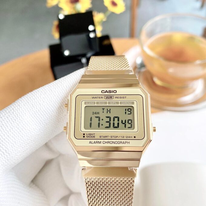 Montre Unisexe Casio – A700WMG-9ADF – Quartz, LED, Chronomètre, Alarme, Résistante à l’eau – Bracelet acier inoxydable – Or – Référence A700WMG-9ADF