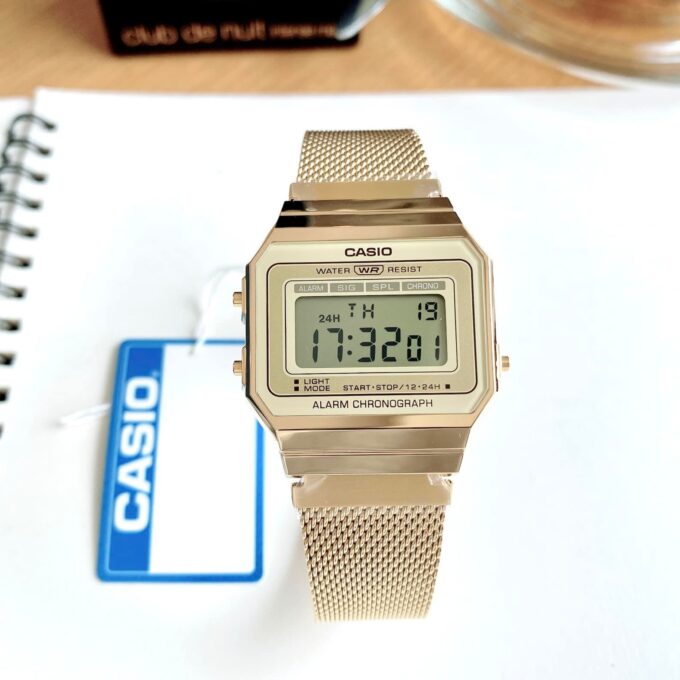Montre Unisexe Casio – A700WMG-9ADF – Quartz, LED, Chronomètre, Alarme, Résistante à l’eau – Bracelet acier inoxydable – Or – Référence A700WMG-9ADF