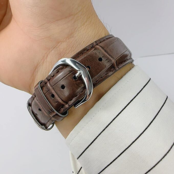 Montre Homme Casio MTP-VT01L-7B2UDF - Analogique, Résistante à leau, Bracelet Cuir Marron, Boîtier 46mm, Autonomie 3 ans