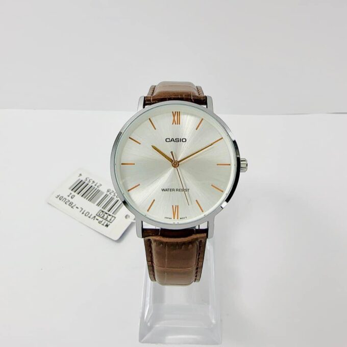 Montre Homme Casio MTP-VT01L-7B2UDF - Analogique, Résistante à leau, Bracelet Cuir Marron, Boîtier 46mm, Autonomie 3 ans