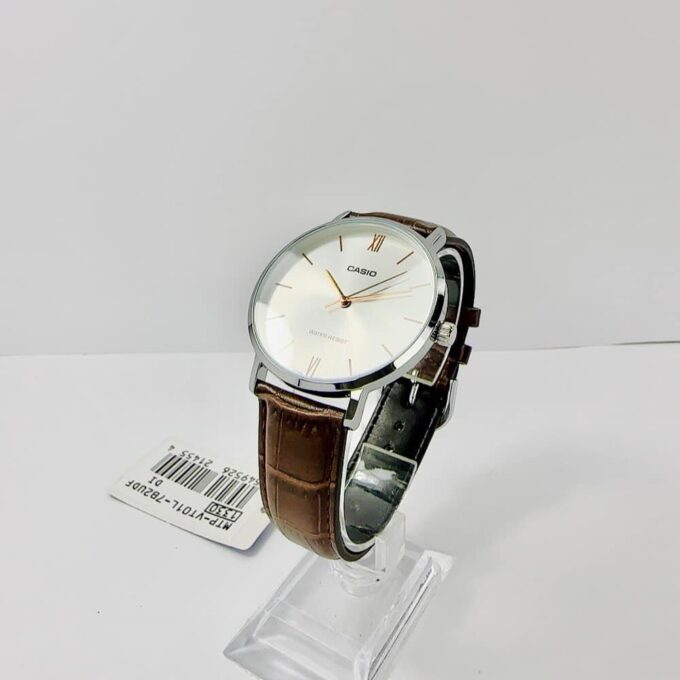 Montre Homme Casio MTP-VT01L-7B2UDF - Analogique, Résistante à leau, Bracelet Cuir Marron, Boîtier 46mm, Autonomie 3 ans