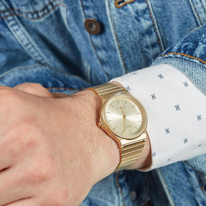 Montre CASIO Unisexe - MQ-24G-9EDF Bracelet Dorée En Résine - Résistante à l'eau - 12 Mois De Garantie