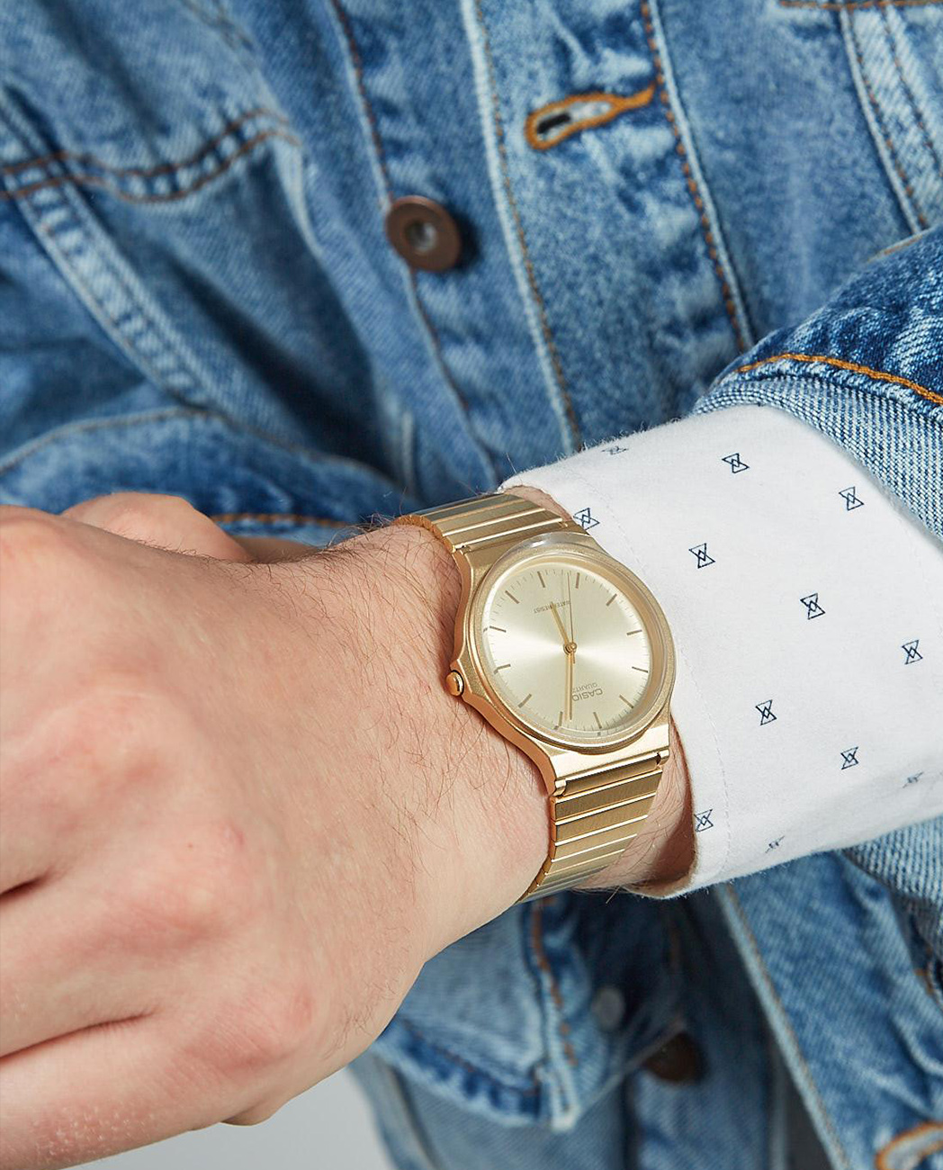 montre-casio-unisexe-mq-24g-9edf-bracelet-doree-en-resine-resistante-a-leau-12-mois-de-garantie-mq-24g-9edf