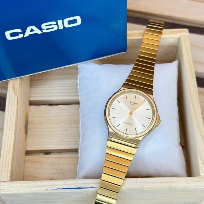 Montre CASIO Unisexe - MQ-24G-9EDF Bracelet Dorée En Résine - Résistante à l'eau - 12 Mois De Garantie