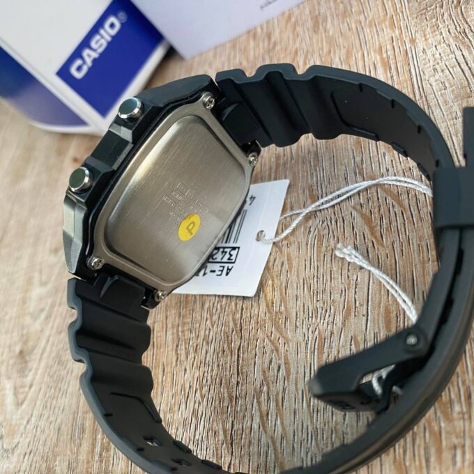 Montre Homme Casio - AE-1300WH-1A2VDF - Heure Mondiale 29 Fuseaux, Chronomètre, Minuterie, Alarme - Résine - Noir