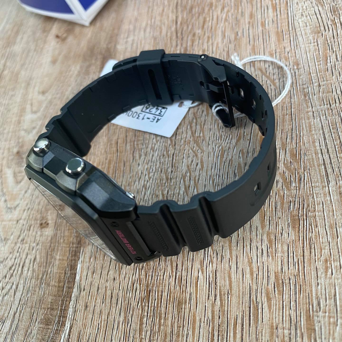 montre-homme-casio-ae-1300wh-1a2vdf-ae-1300wh-1a2vdf