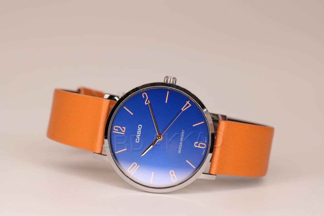 montre-casio-homme-mtp-vt01l-2b2udf-bracelet-brun-en-cuir-veritable-resistante-a-leau-12-mois-de-garantie-mtp-vt01l-2b2udf