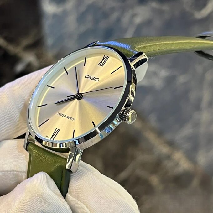 Montre CASIO Homme - MTP-VT01L-3BUDF - Bracelet Vert En Cuir Véritable - Cadran Gris - Résistante à l'eau - 12 Mois De Garantie