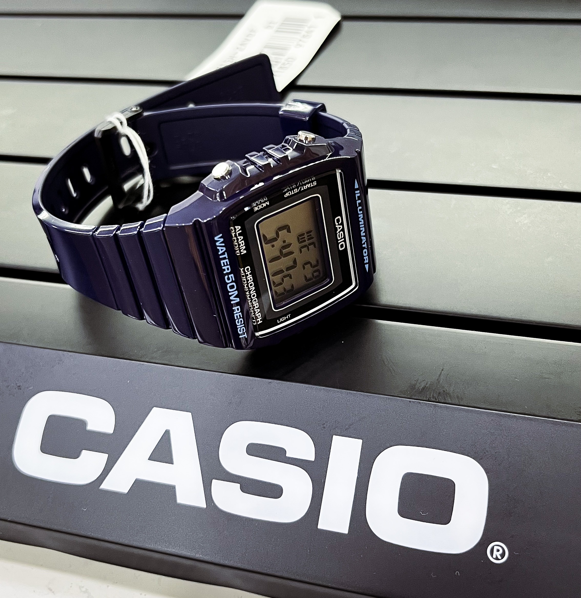 montre-enfant-casio-w-215h-2avdf-bracelet-noir-en-resine-boitier-en-resine-resistante-a-leau-12-mois-de-garantie-w-215h-2avdf