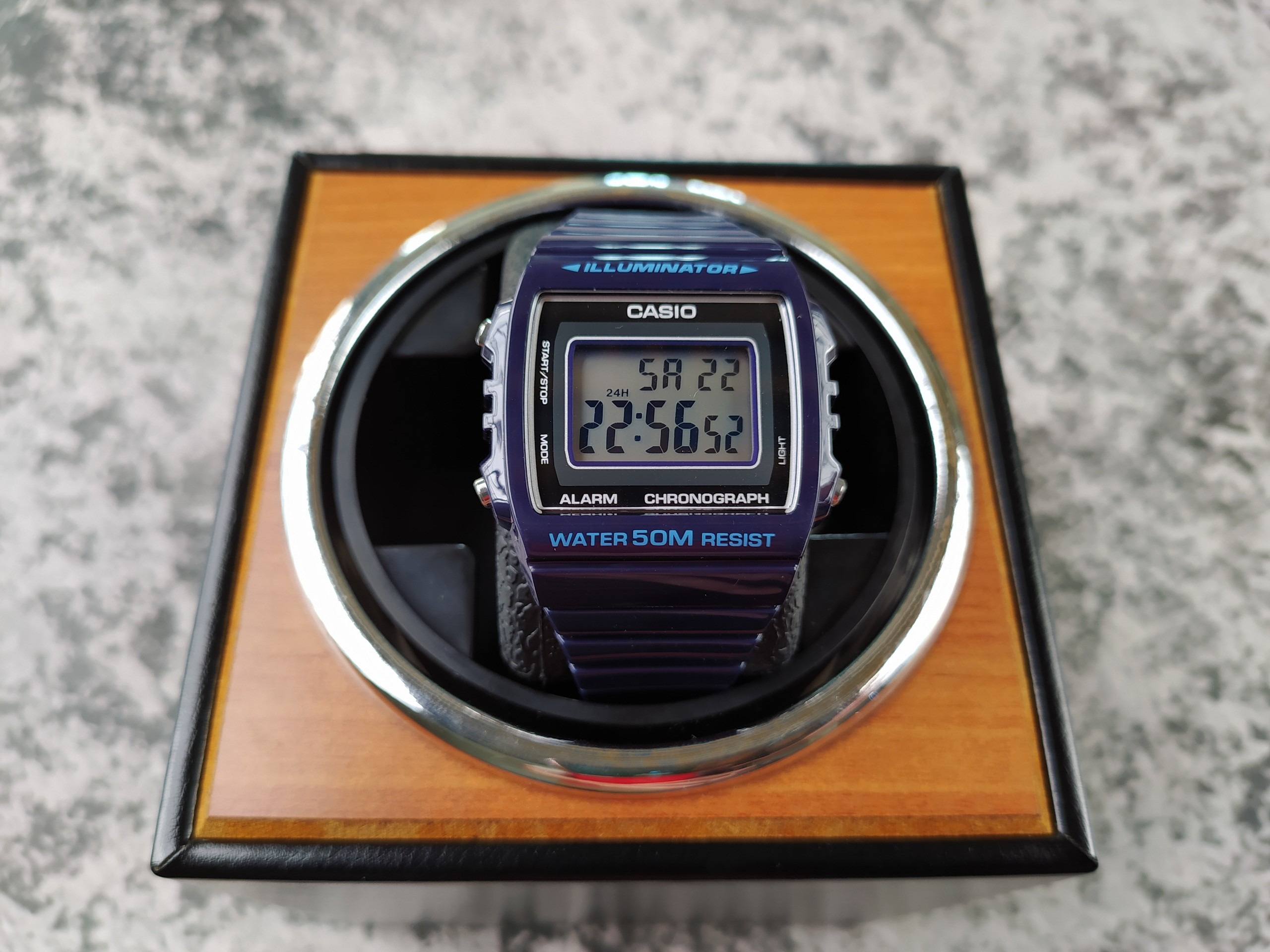 montre-enfant-casio-w-215h-2avdf-bracelet-noir-en-resine-boitier-en-resine-resistante-a-leau-12-mois-de-garantie-w-215h-2avdf