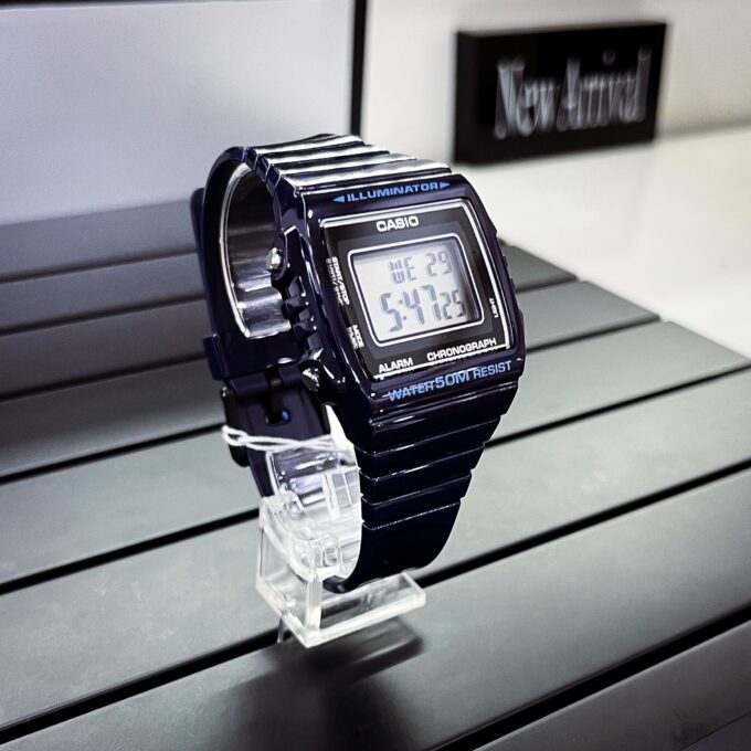 Montre Enfant CASIO - W-215H-2AVDF - Bracelet Noir En Resine - Boitier En Resine - Résistante à l'eau - 12 Mois De Garantie