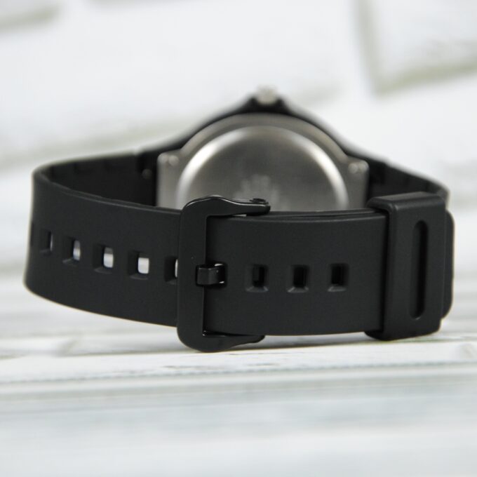 Montre Homme CASIO MW-240-4BVDF - Bracelet en résine - Noir/Orange