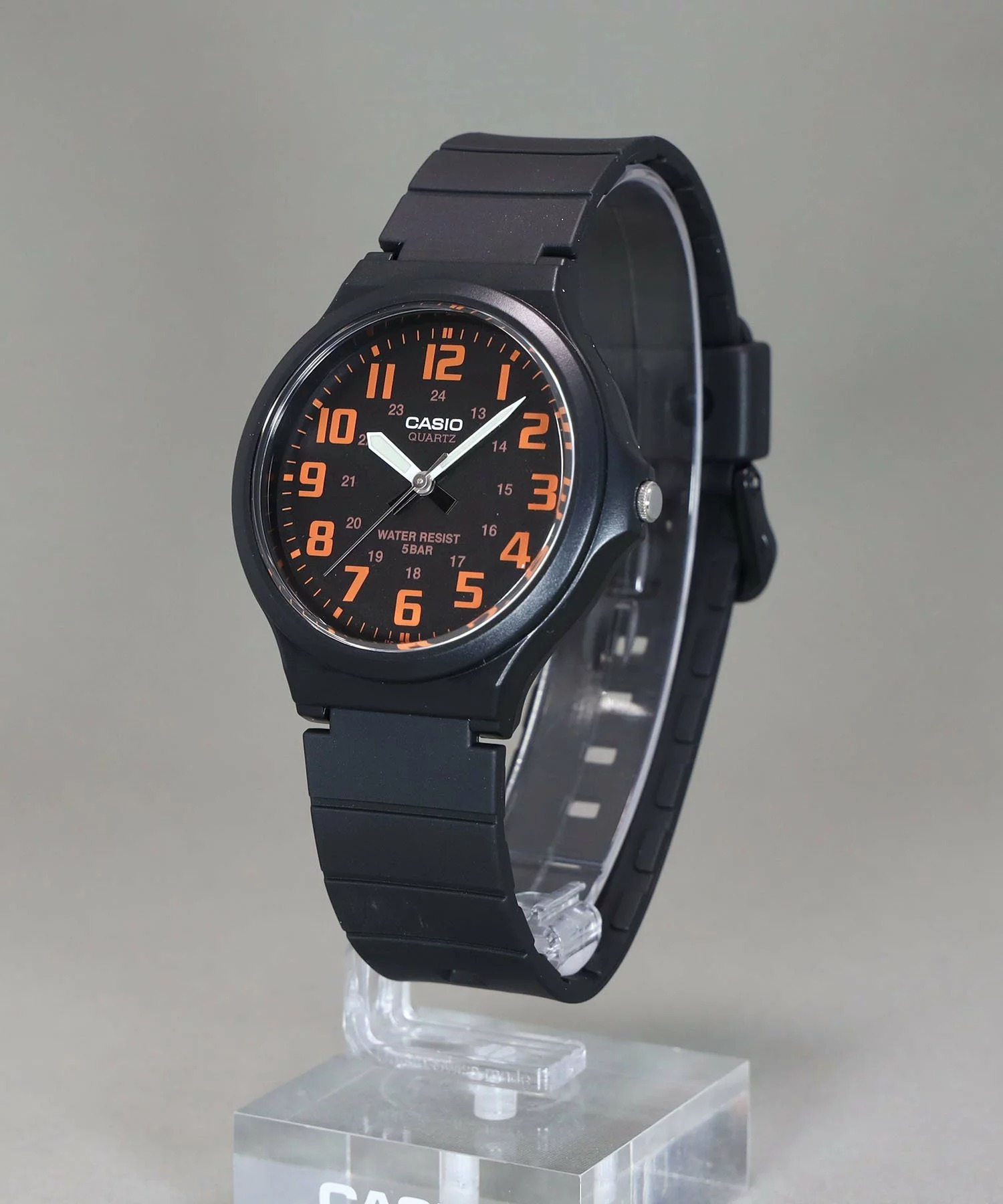 montre-homme-casio-mw-240-4bvdf-bracelet-en-resine-noirorange-mw-240-4bvdf