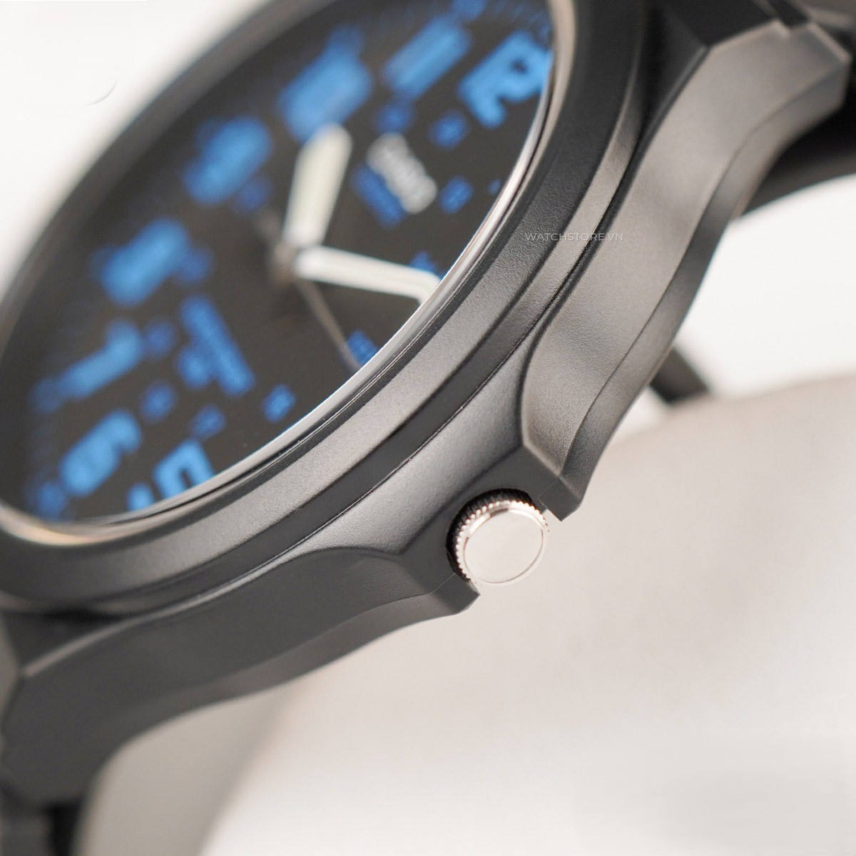 montre-homme-casio-mw-240-2bvdf-bracelet-en-resine-noir-resistant-a-leau-mw-240-2bvdf