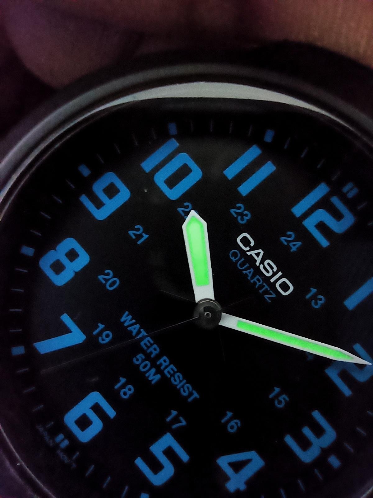 montre-homme-casio-mw-240-2bvdf-bracelet-en-resine-noir-resistant-a-leau-mw-240-2bvdf