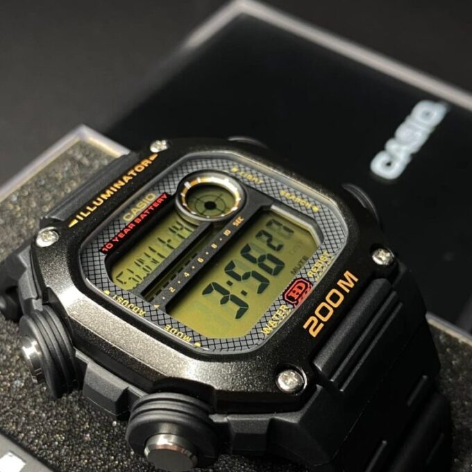 Montre CASIO Homme - DW-291H-9AVDF - Bracelet Noir En Résine - Résistante à l'eau - 12 Mois De Garantie