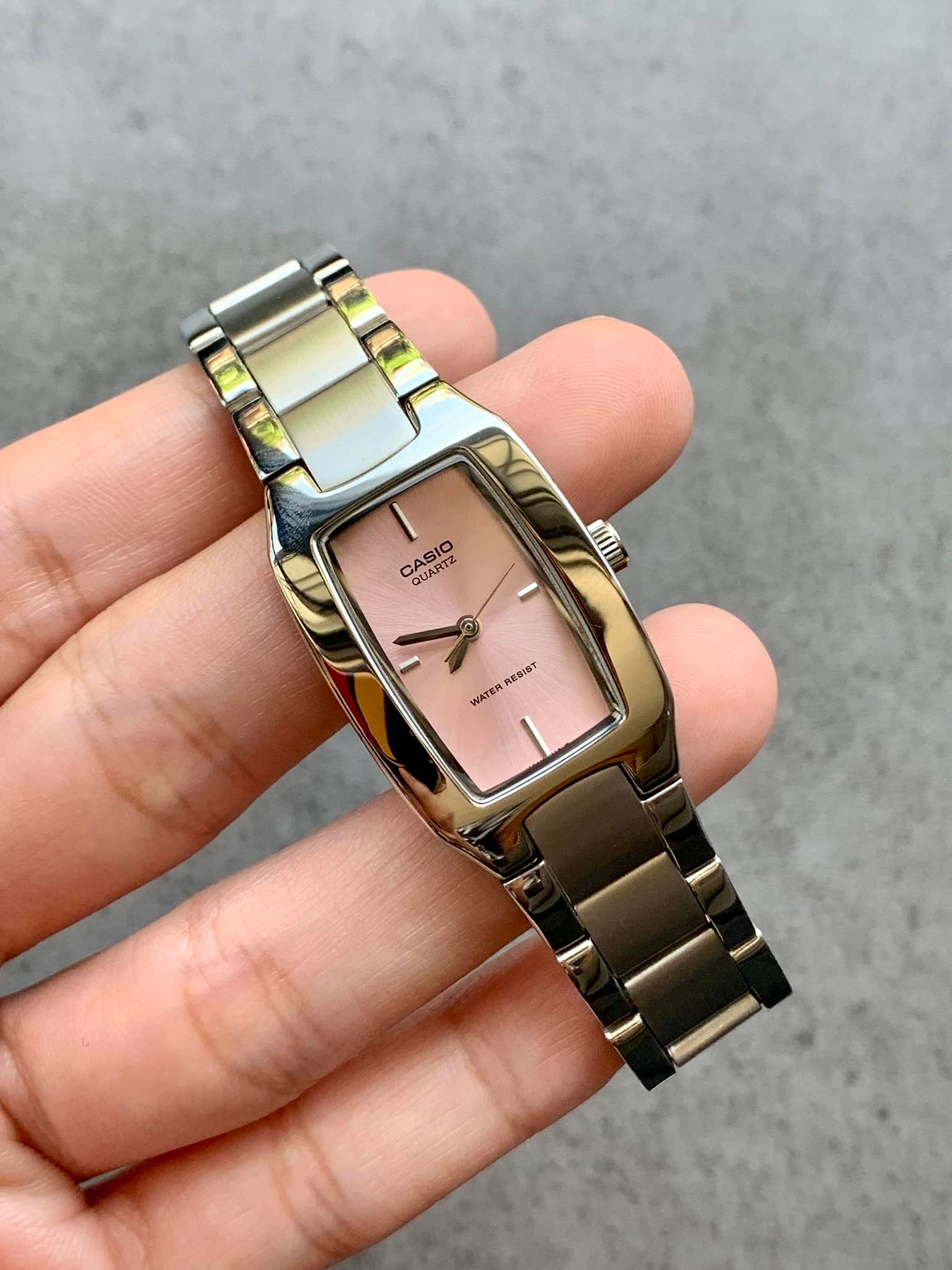 montre-casio-femme-ltp-1165a-4cdf-bracelet-gris-en-acier-inoxydable-resistante-a-leau-12-mois-de-garantie-ltp-1165a-4cdf