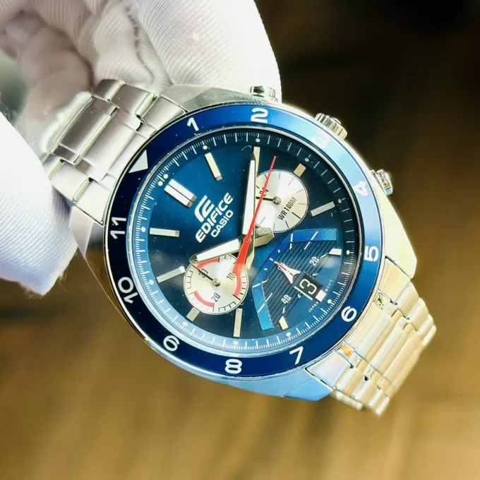 Montre CASIO Homme - EFV-590D-2AVUDF - Bracelet Gris En Acier Inoxydable - Résistante à l'eau - 12 Mois De Garantie