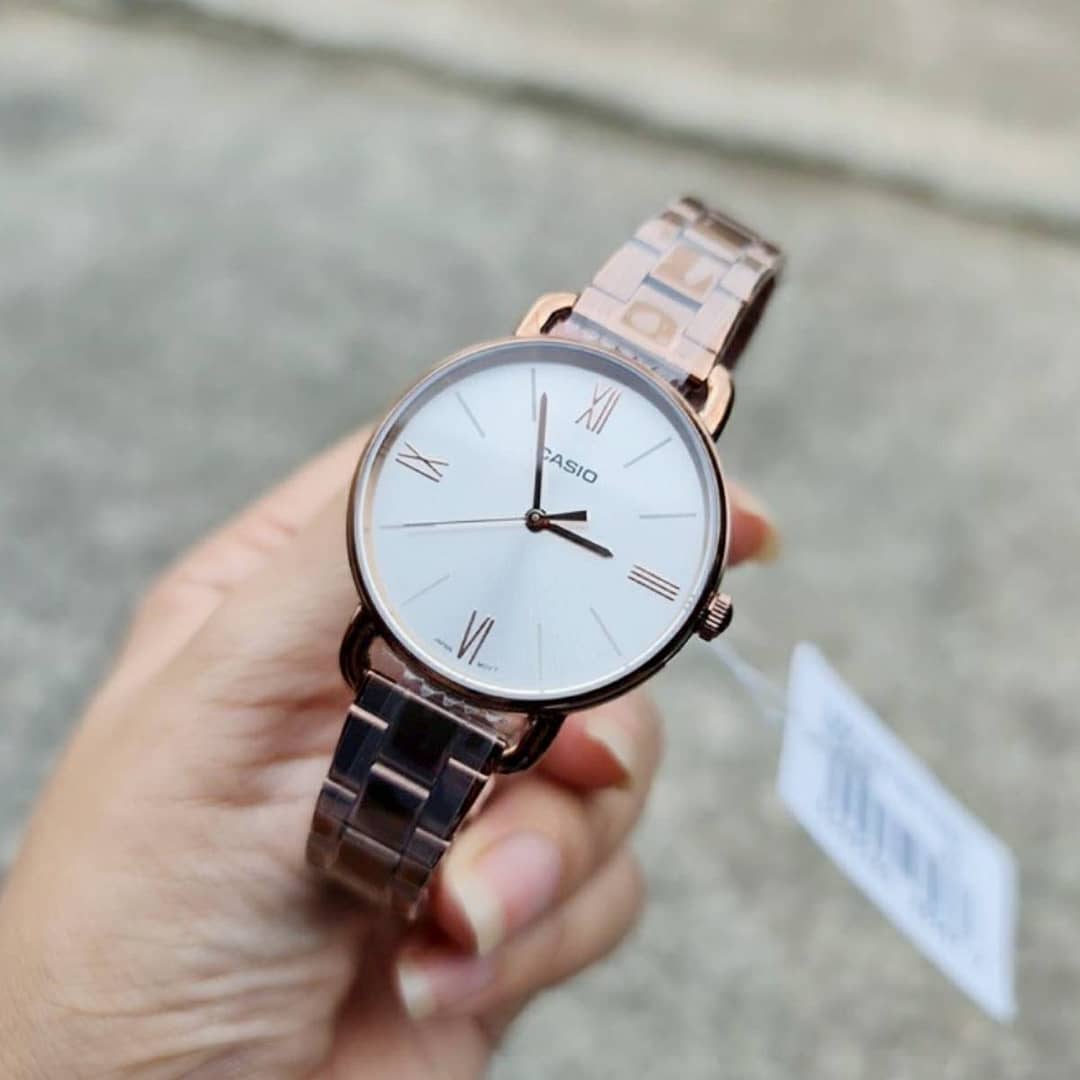 montre-casio-femme-ltp-e414r-7adf-bracelet-dore-en-acier-inoxydable-cadran-blanc-12-mois-de-garantie-ltp-e414r-7adf