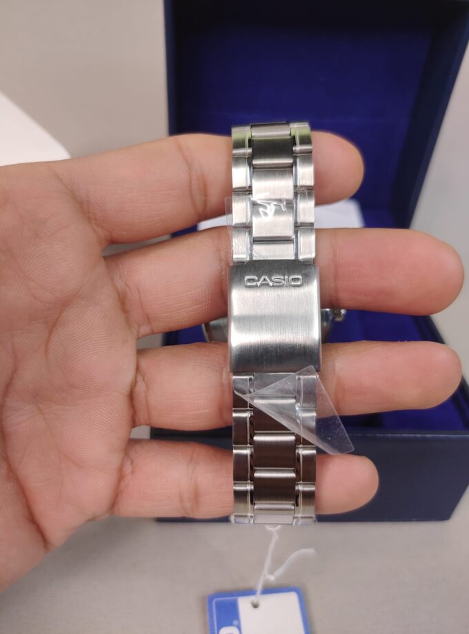 Montre Homme Casio Quartz MTP-V006D-1B2UDF - Acier inoxydable, Boîtier Rond 45mm, Cadran Noir, Bracelet Argent - Montre-bracelet Classique