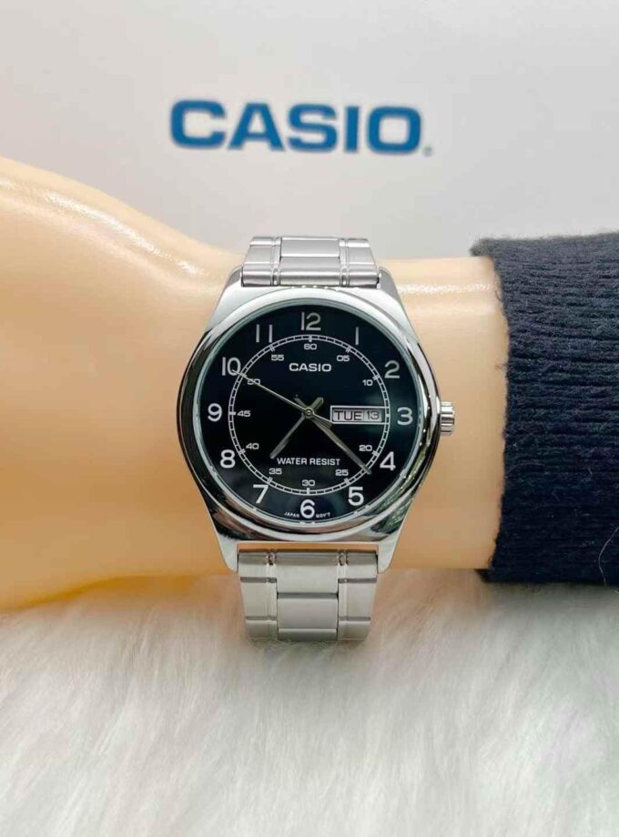 Montre Homme Casio Quartz MTP-V006D-1B2UDF - Acier inoxydable, Boîtier Rond 45mm, Cadran Noir, Bracelet Argent - Montre-bracelet Classique