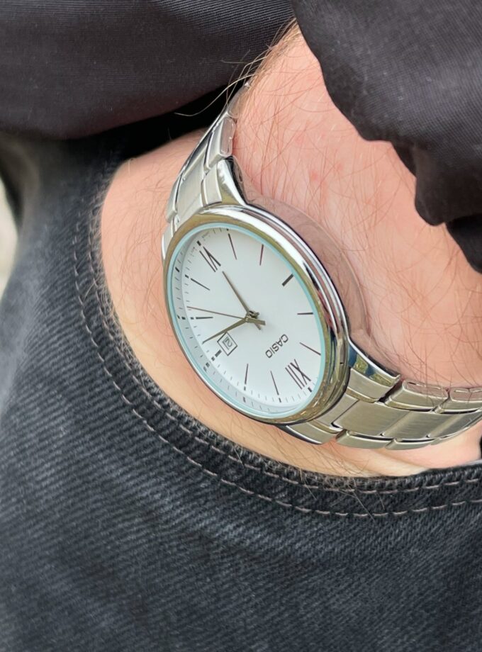 Montre Homme Casio Quartz MTP-V002D-7B3UDF - Acier inoxydable, Date, Résistante à l’eau, Affichage analogique - Bracelet argent - Montre Classique - Japon