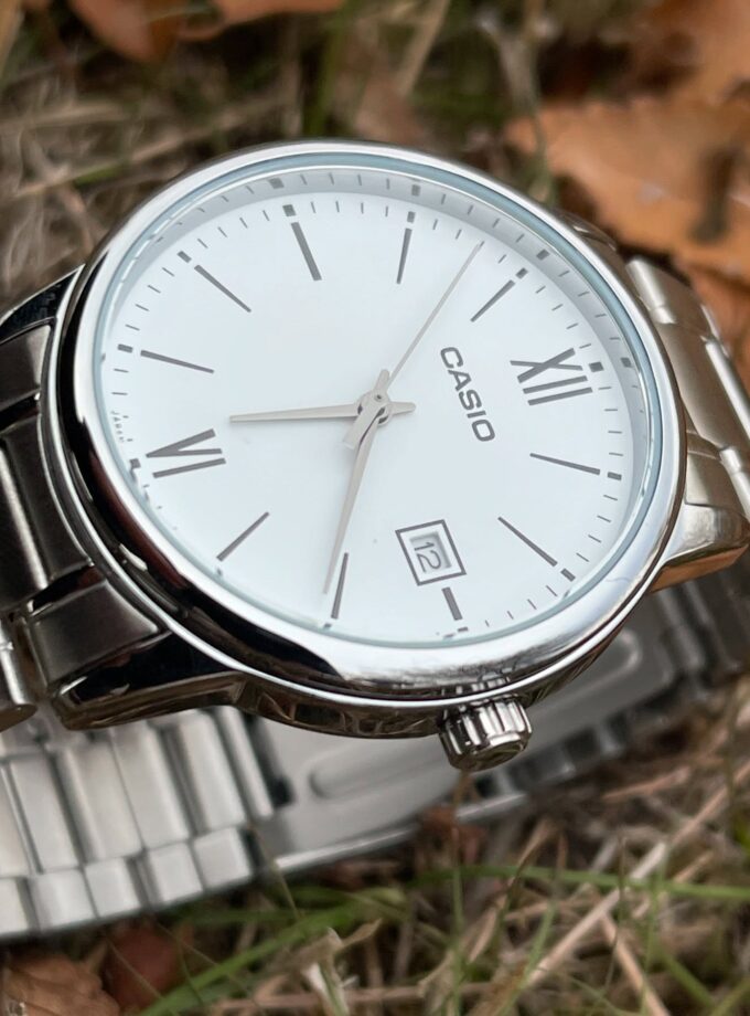 Montre Homme Casio Quartz MTP-V002D-7B3UDF - Acier inoxydable, Date, Résistante à l’eau, Affichage analogique - Bracelet argent - Montre Classique - Japon