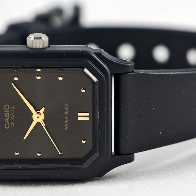 Montre CASIO Jeunesse - Bracelet Noir En Resine - Boitier En Resine - Résistante à l'eau - 12 Mois De Garantie - LQ-142E-1ADF