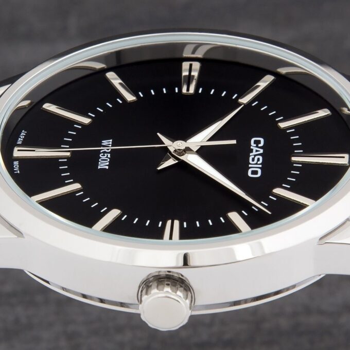 Montre CASIO Homme - MTP-1303D-1AVDF - Bracelet Gris En Acier Inoxydable - Résistante à l'eau - 12 Mois De Garantie