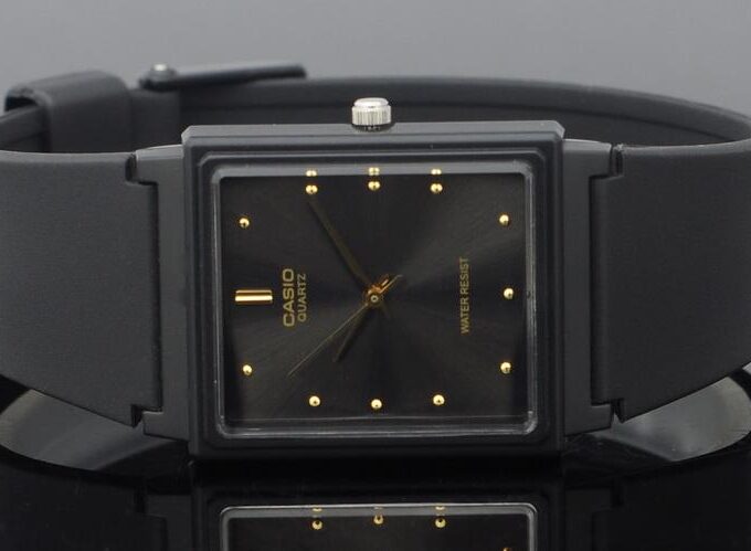 Montre CASIO Unisexe - Bracelet Noir En Resine - Boitier En Resine - Résistante à l'eau - 12 Mois De Garantie - MQ-38-1ADF