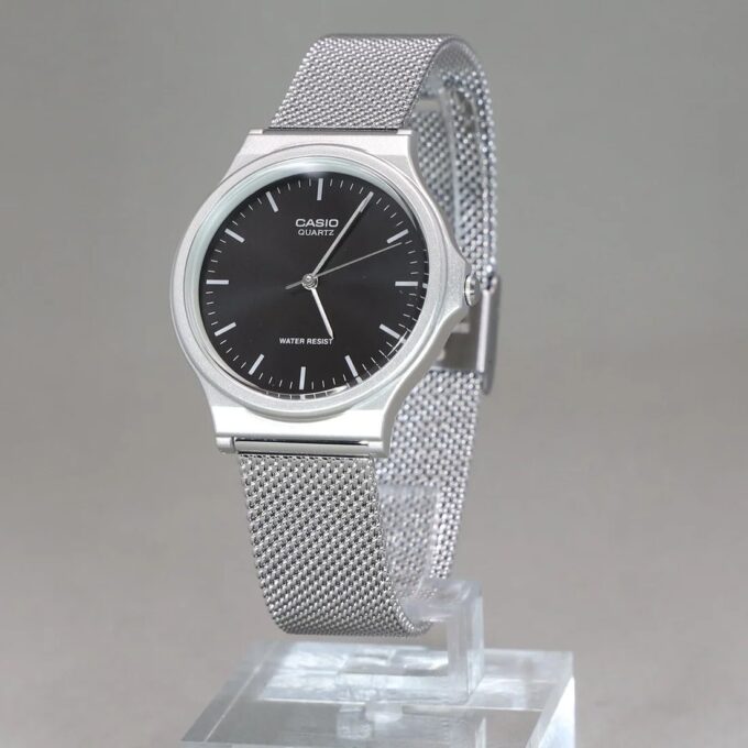 Montre CASIO Homme - MQ-24M-1EDF - Bracelet Gris En Acier Inoxydable - Résistante à l'eau - 12 Mois De Garantie