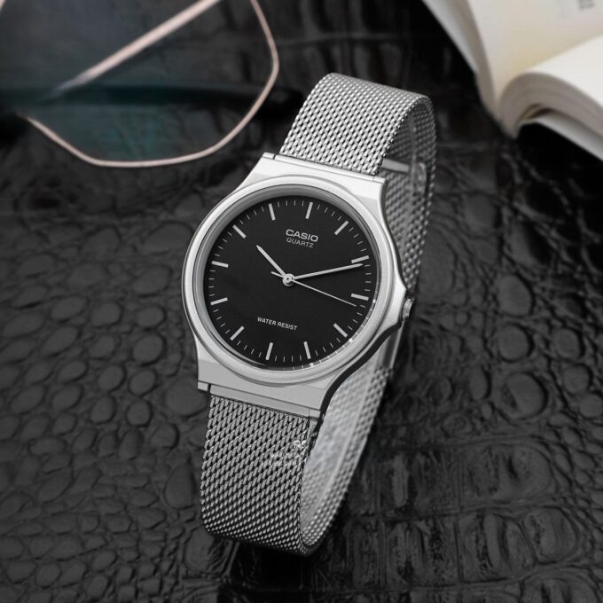 Montre CASIO Homme - MQ-24M-1EDF - Bracelet Gris En Acier Inoxydable - Résistante à l'eau - 12 Mois De Garantie