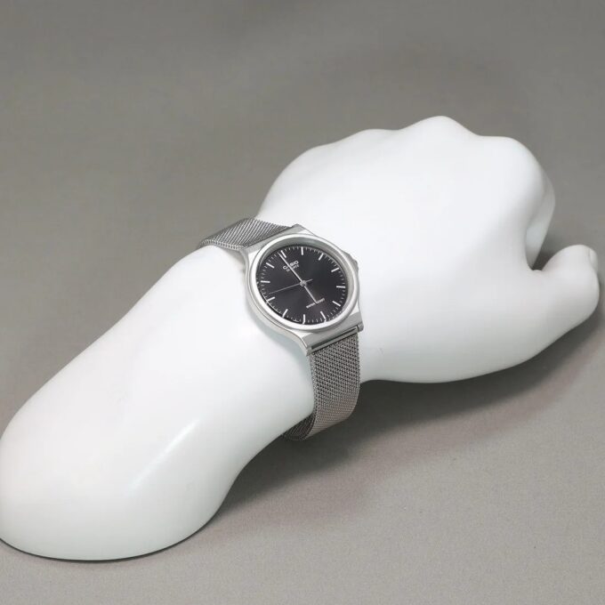 Montre CASIO Homme - MQ-24M-1EDF - Bracelet Gris En Acier Inoxydable - Résistante à l'eau - 12 Mois De Garantie