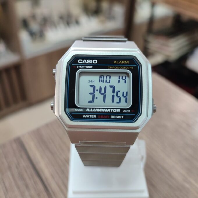 Montre CASIO Vintage Jeunesse - B650WD-1ADF - Bracelet Gris En Acier Inoxydable - Résistante à l'eau - 12 Mois De Garantie