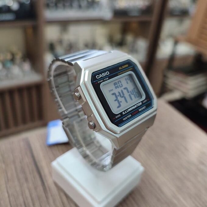 Montre CASIO Vintage Jeunesse - B650WD-1ADF - Bracelet Gris En Acier Inoxydable - Résistante à l'eau - 12 Mois De Garantie