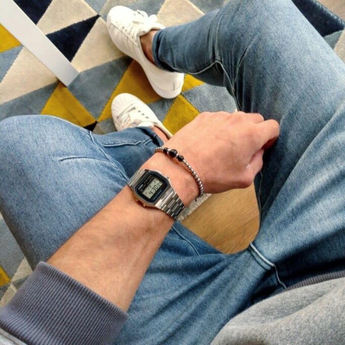 Montre Casio Vintage Unisexe - A158WA-1DF Bracelet Gris En Acier Inoxydable -Résistante à l'eau - 12 Mois De Garantie