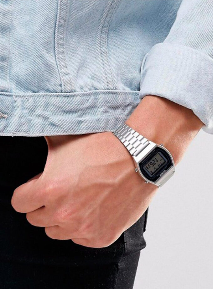 Montre Casio Vintage Jeunesse - B640WD-1AVDF - Bracelet Gris En Acier Inoxydable - Résistante à l'eau - 12 Mois De Garantie