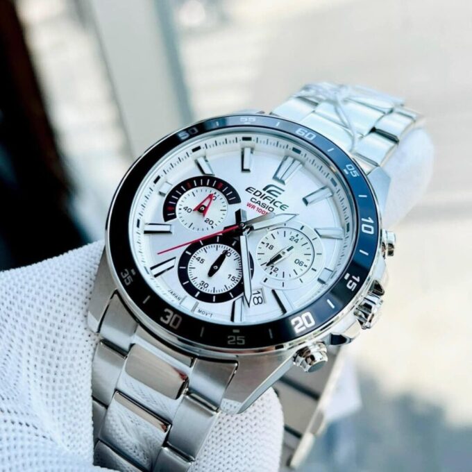 Montre CASIO Homme - EFV-570D-7AVUDF-Bracelet Gris En Acier Inoxydable - Cadran Blanc - 12 Mois De Garantie