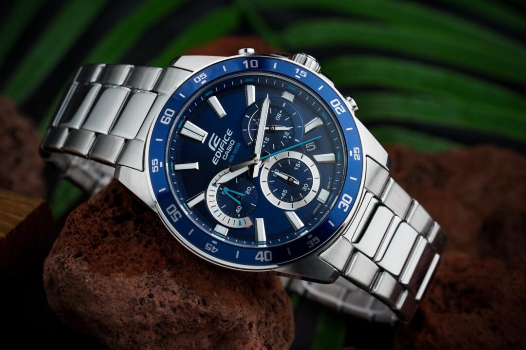 aiwatch_EFV-570D-2AVUDF - Montre CASIO Homme - Bracelet Gris En Acier Inoxydable - Résistante à l'eau - 12 Mois De Garantie - EFV-570D-2AVUDF