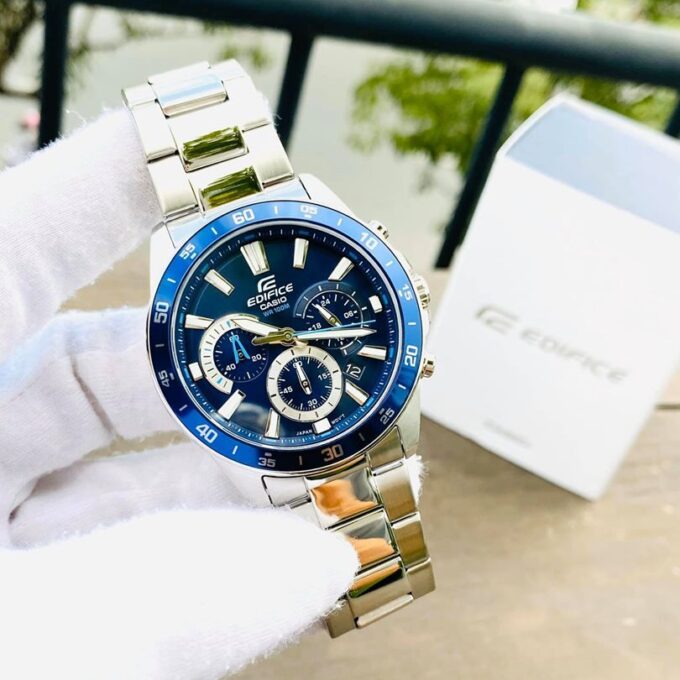 Montre CASIO Homme - Bracelet Gris En Acier Inoxydable - Résistante à l'eau - 12 Mois De Garantie - EFV-570D-2AVUDF