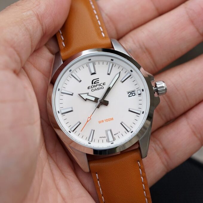 Montre CASIO Homme - Bracelet Marron En Cuir Véritable - Cadran Blanc - 12 Mois De Garantie - EFV-100L-7AVUDF